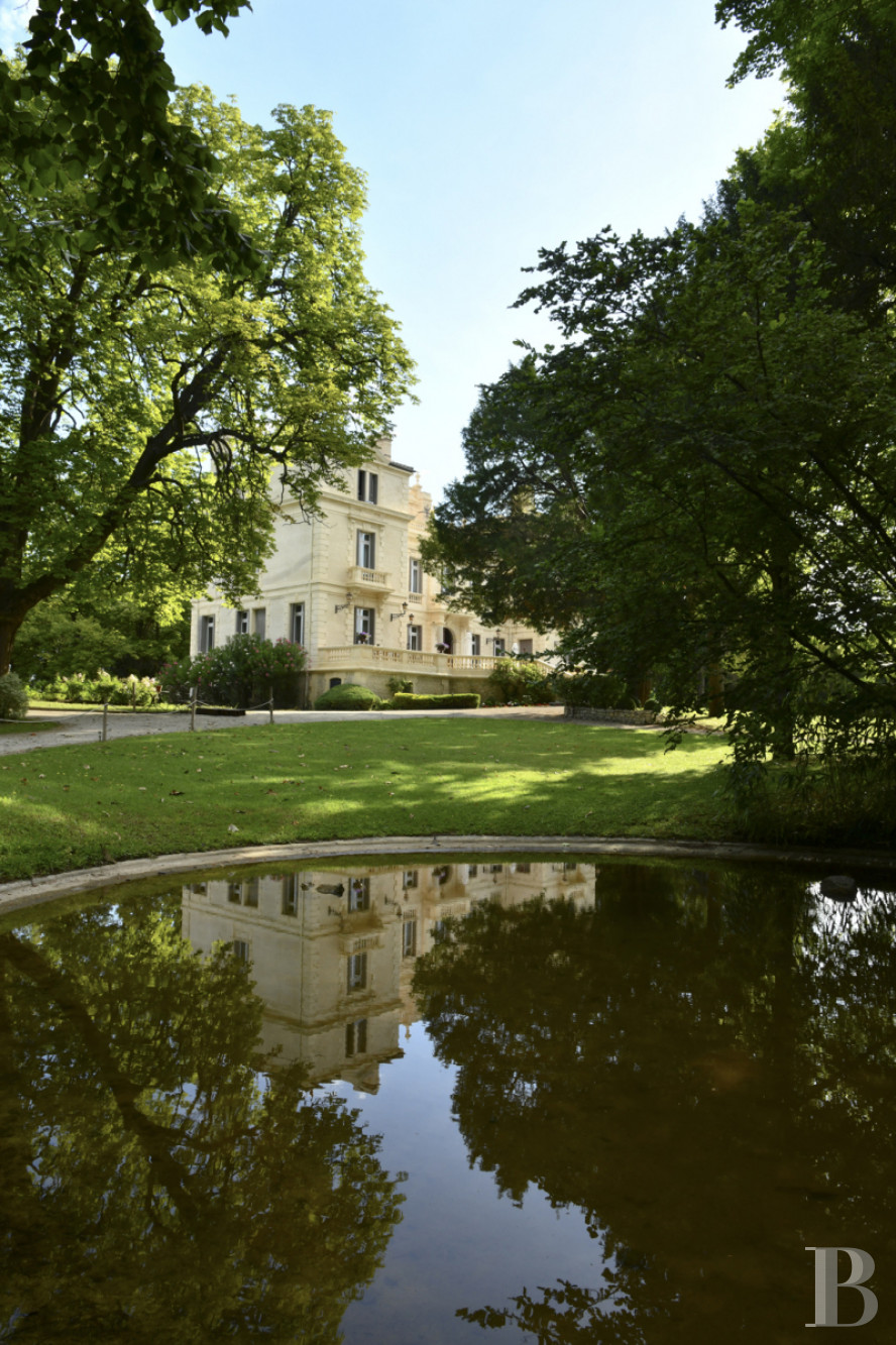 Dans le Vaucluse, à l’est d’Avignon, un château du 19e siècle dédié aux réceptions et à la villégiature - photo  n°2